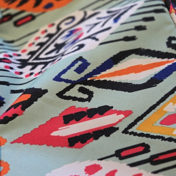 Vera Bradley weekender nag tote like new - Picture 3 of 6